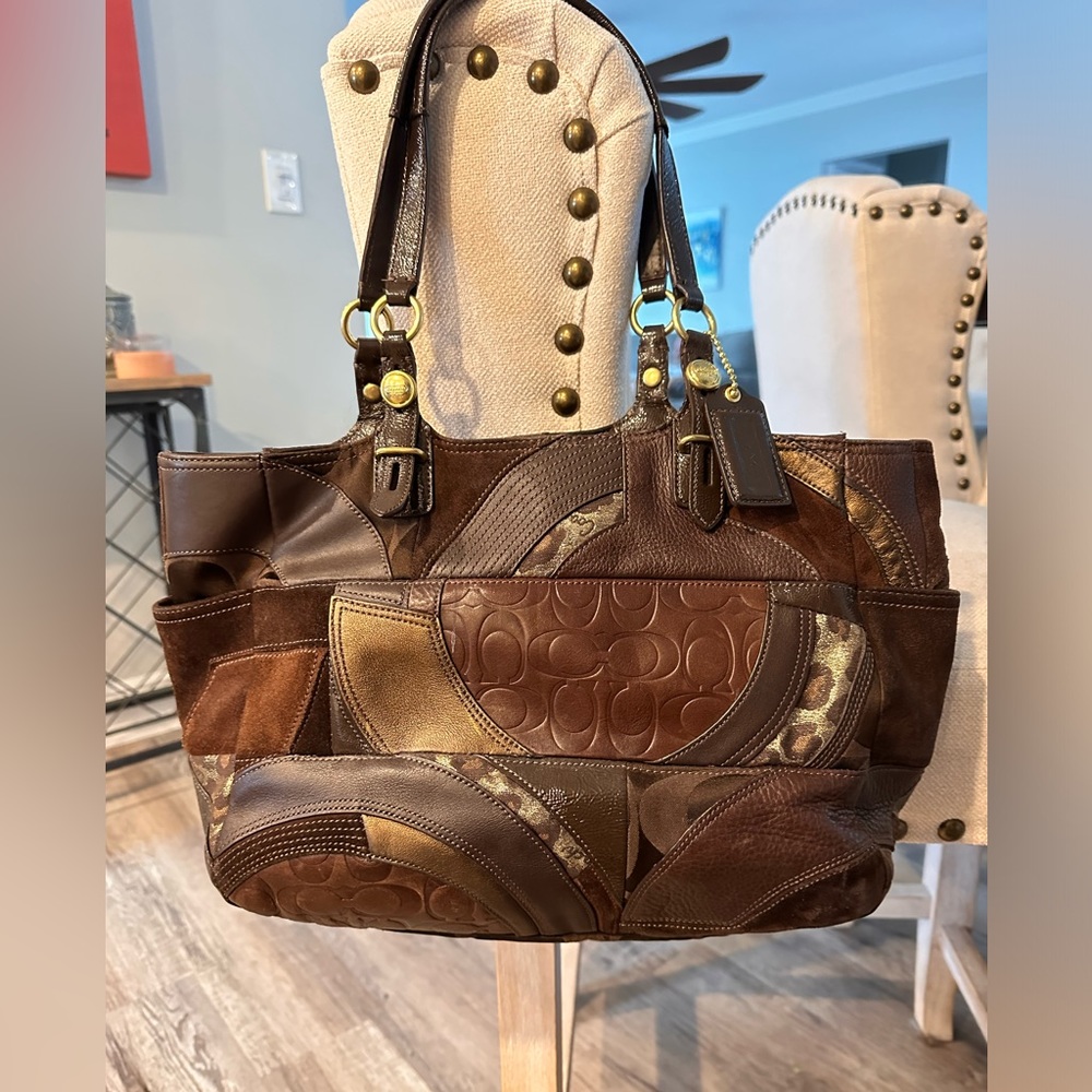 COACH Vintage Brown leather and suede shoulder bag. Excellent condition!